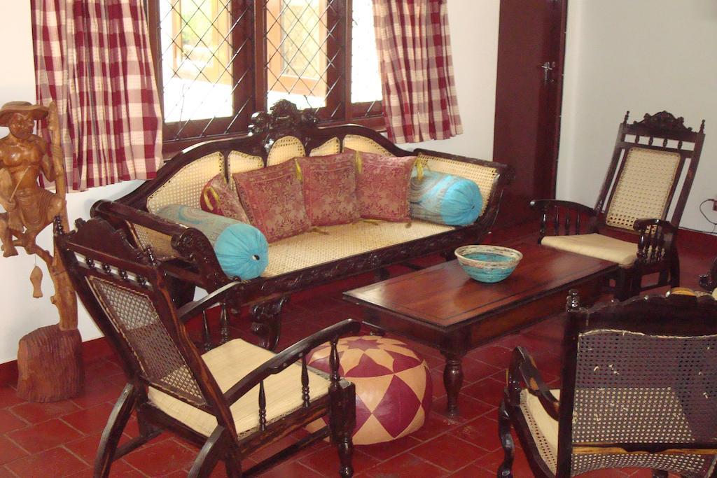 Blue Seas Guest House Dehiwala-Mount Lavinia Exteriör bild