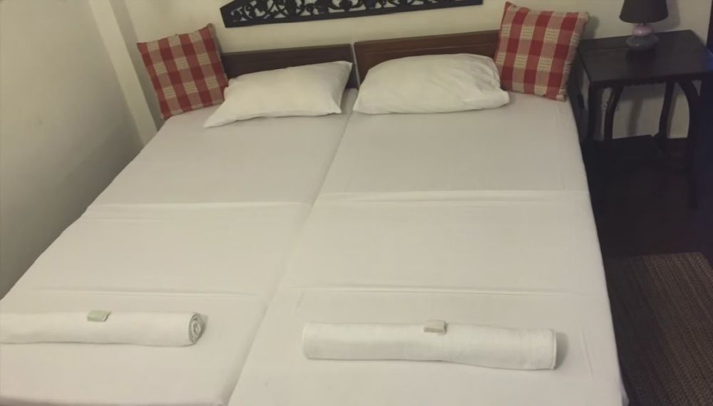 Blue Seas Guest House Dehiwala-Mount Lavinia Exteriör bild